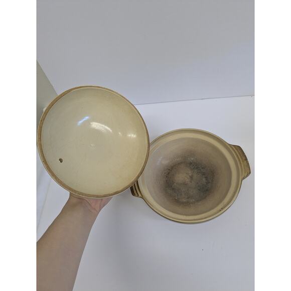 Earthenware cream cooking pot with lid // painted flowers - Picture 3 of 8